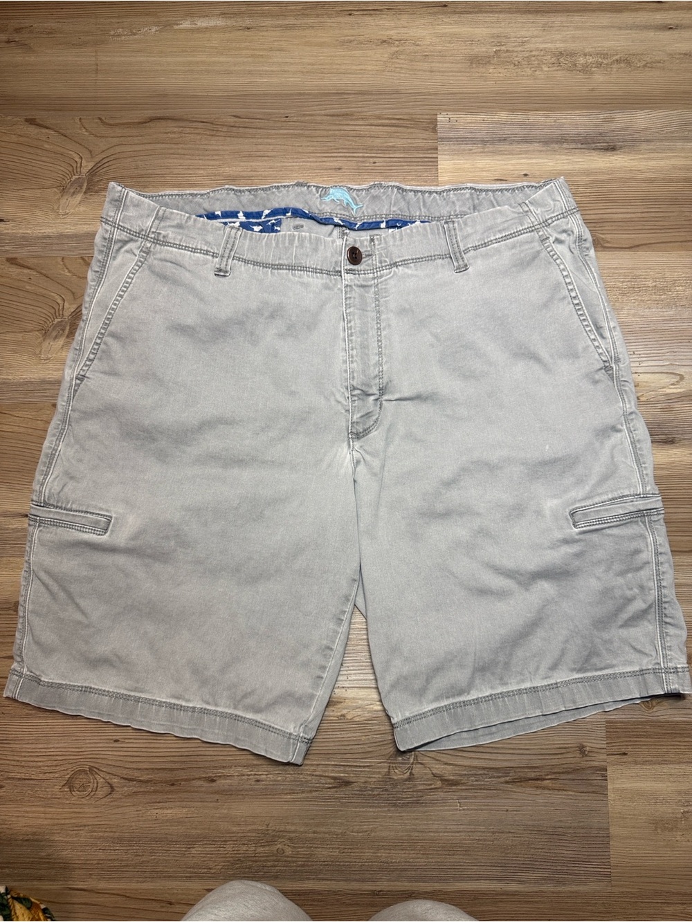 Tommy Bahama men's cargo shorts